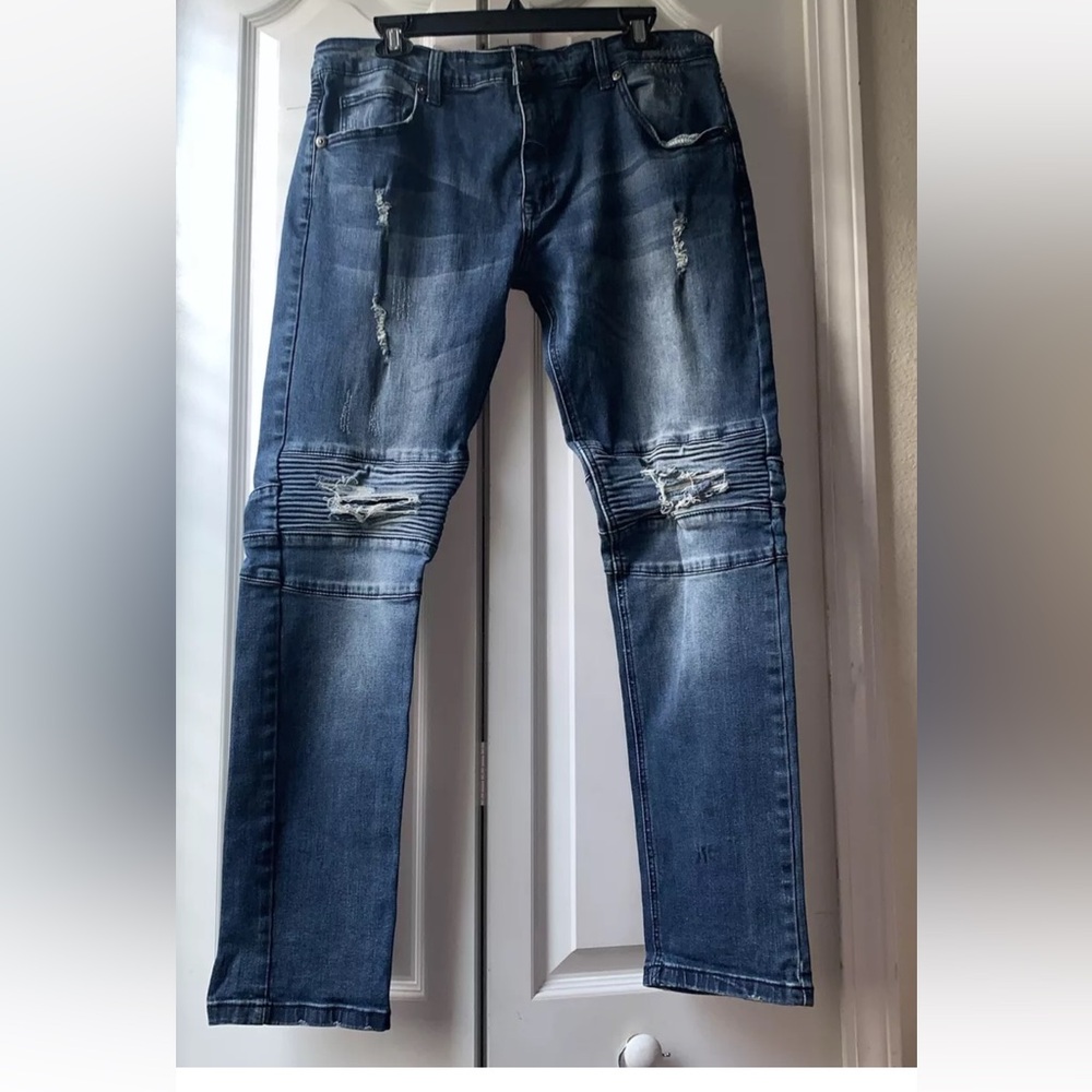 Kilogram Men’s Straight Leg Jeans Dark Wash Distressed Jeans Size 38